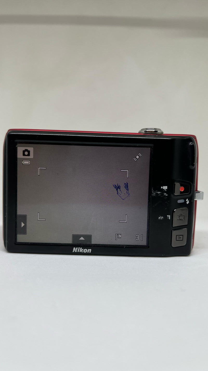 Nikon CoolPix S4100 14mpx Vermelha