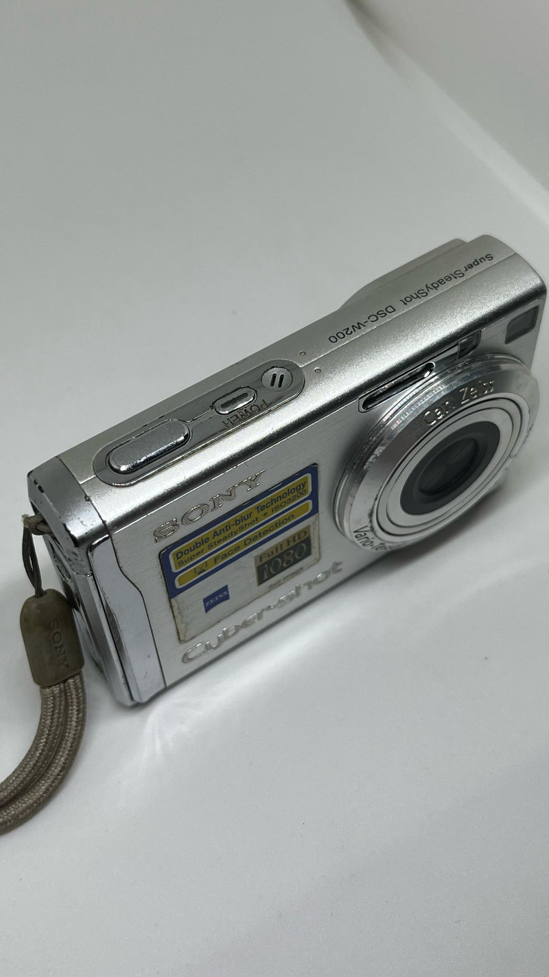 Sony CyberShot DSC-W200 12.1Mpx SuperSteady Shot Prata